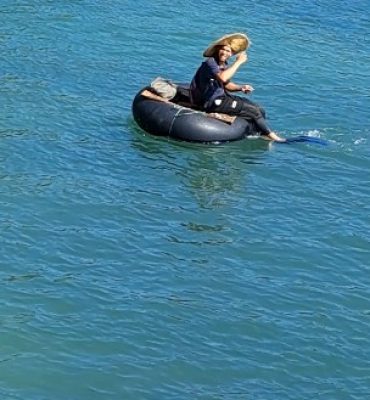 Fischer auf seinem SchlauchBoot